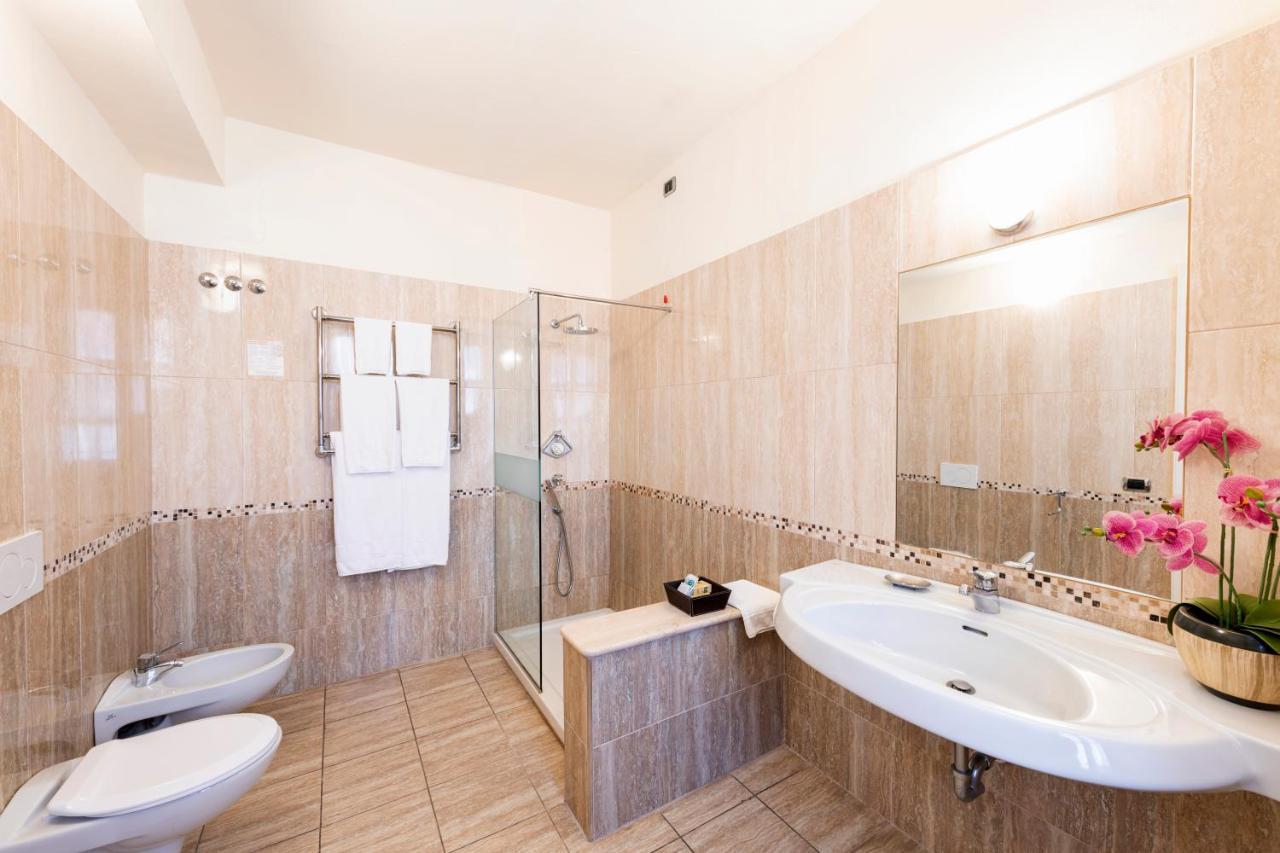 Hotel La Dependance Menaggio Zewnętrze zdjęcie