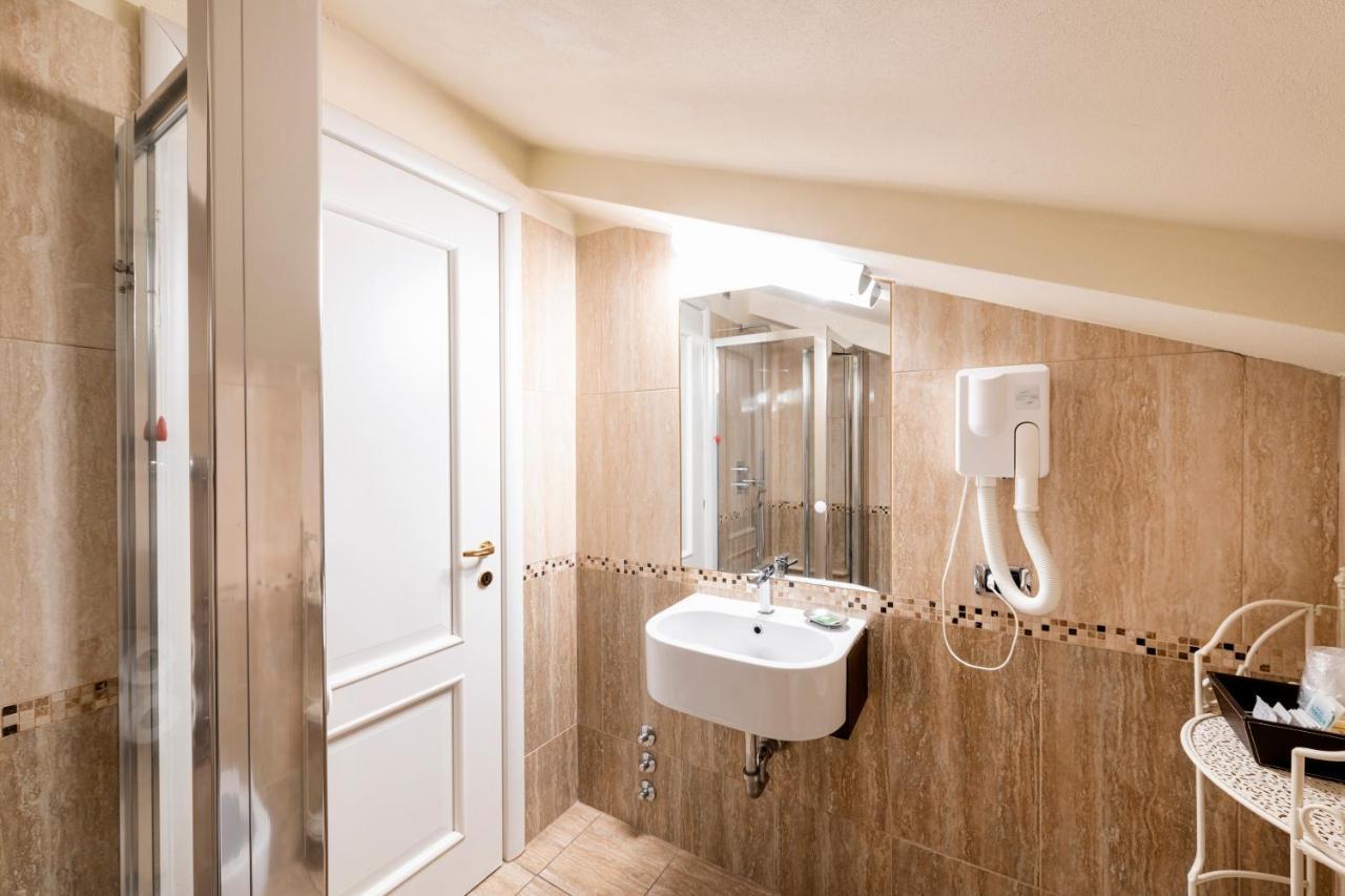 Hotel La Dependance Menaggio Zewnętrze zdjęcie