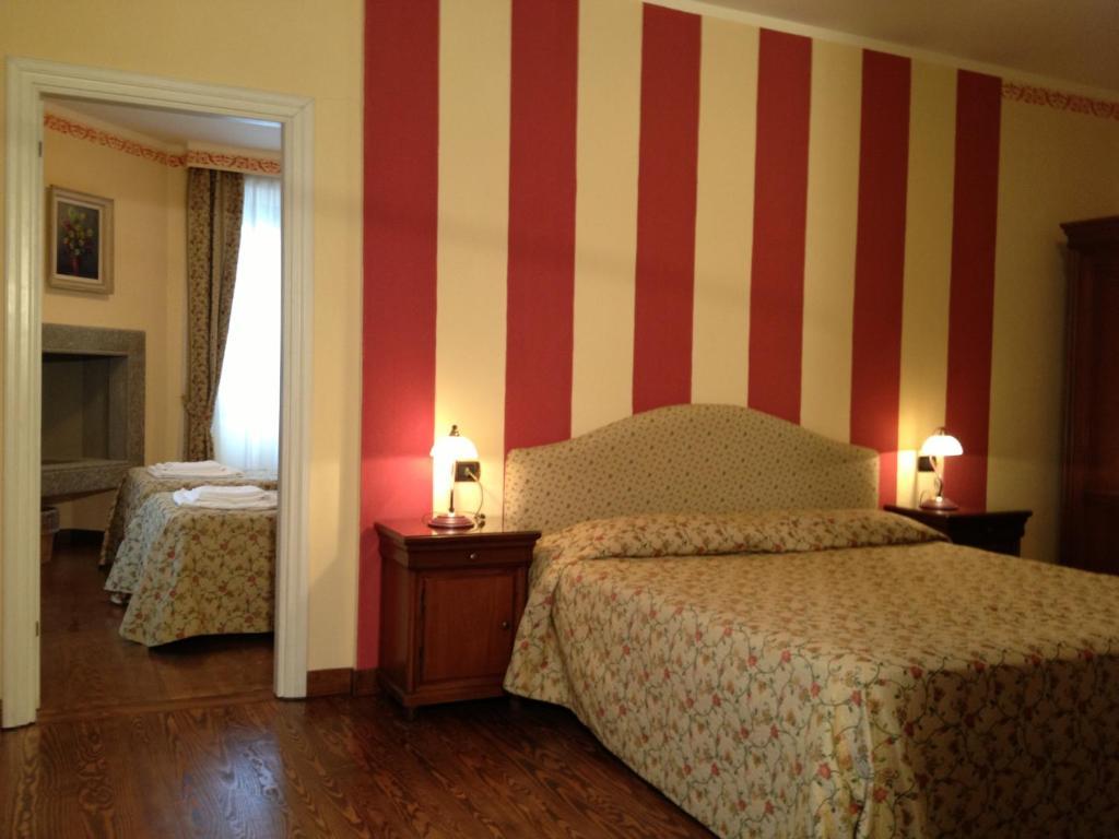 Hotel La Dependance Menaggio Pokój zdjęcie