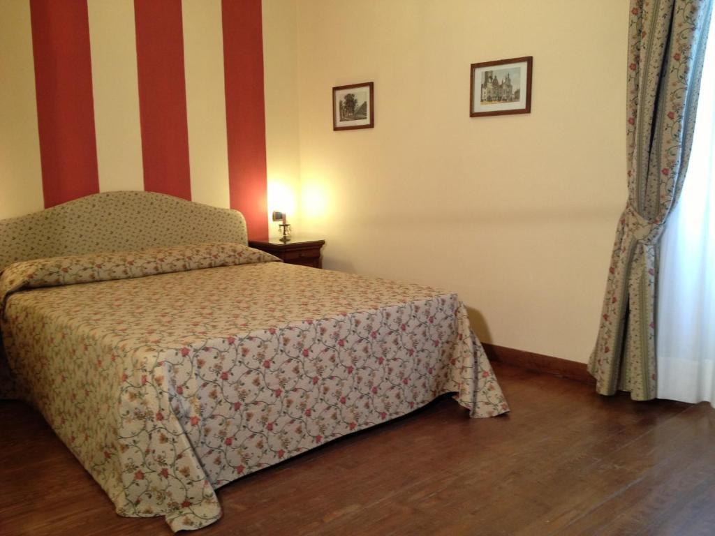 Hotel La Dependance Menaggio Pokój zdjęcie