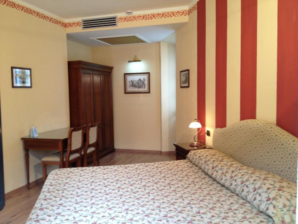 Hotel La Dependance Menaggio Pokój zdjęcie