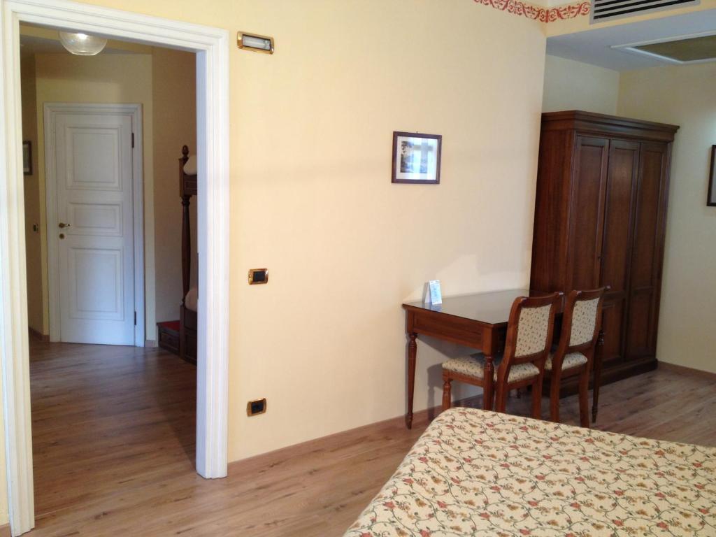 Hotel La Dependance Menaggio Pokój zdjęcie