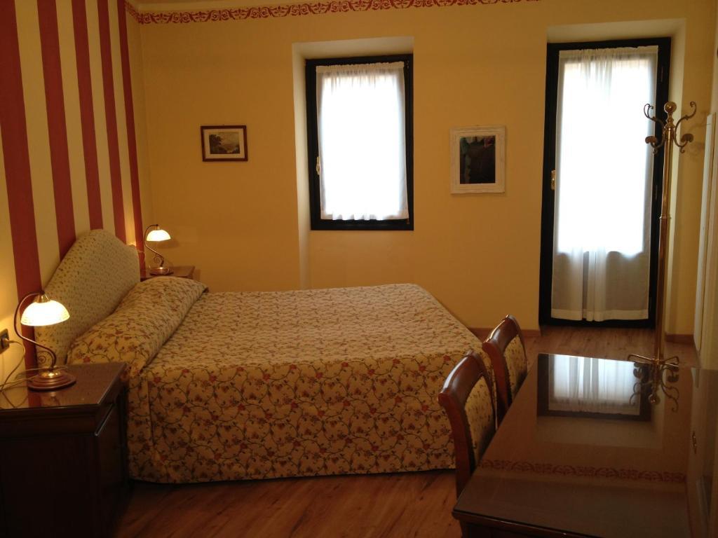 Hotel La Dependance Menaggio Pokój zdjęcie
