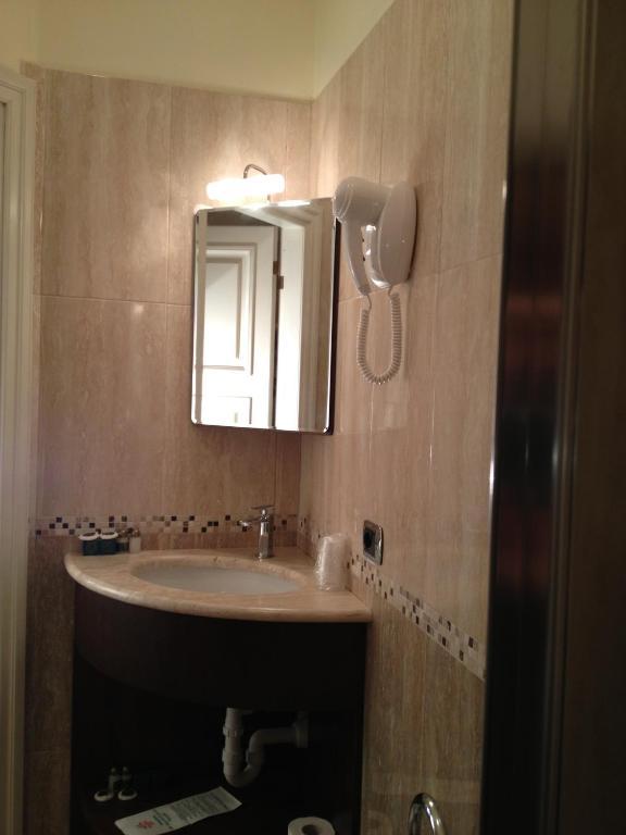 Hotel La Dependance Menaggio Pokój zdjęcie